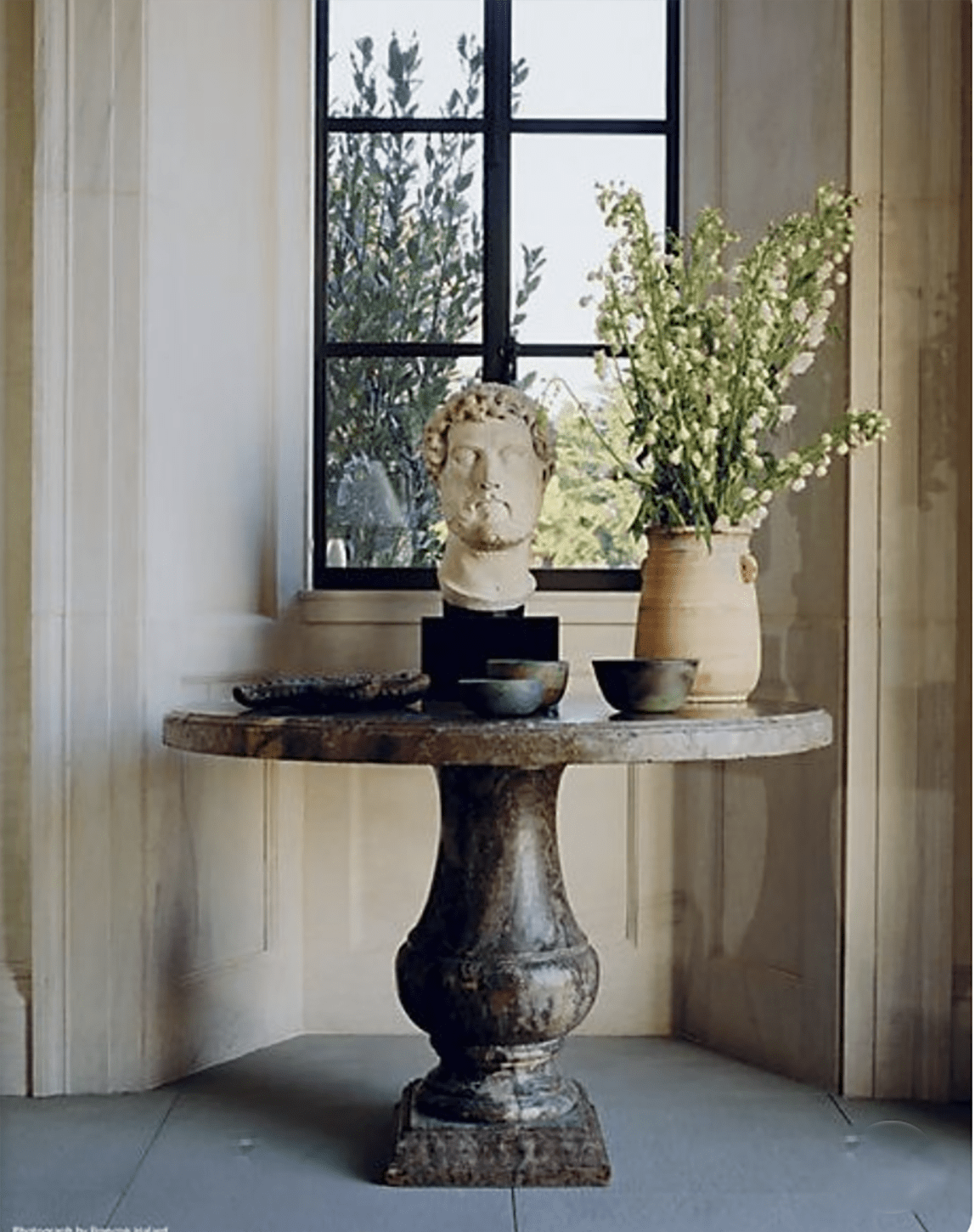 Styling Round Entry Tables, Round Pedestal Entrance Table