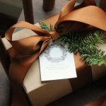 10 Pretty Gift Wrap Ideas Using Plain Paper
