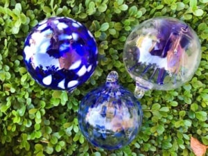 creative ways to decorate with christmas ornaments all year long