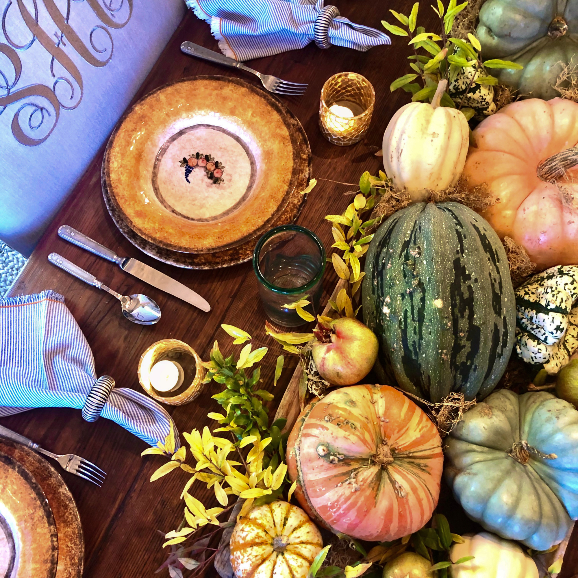 fall tablescape with pumpkins