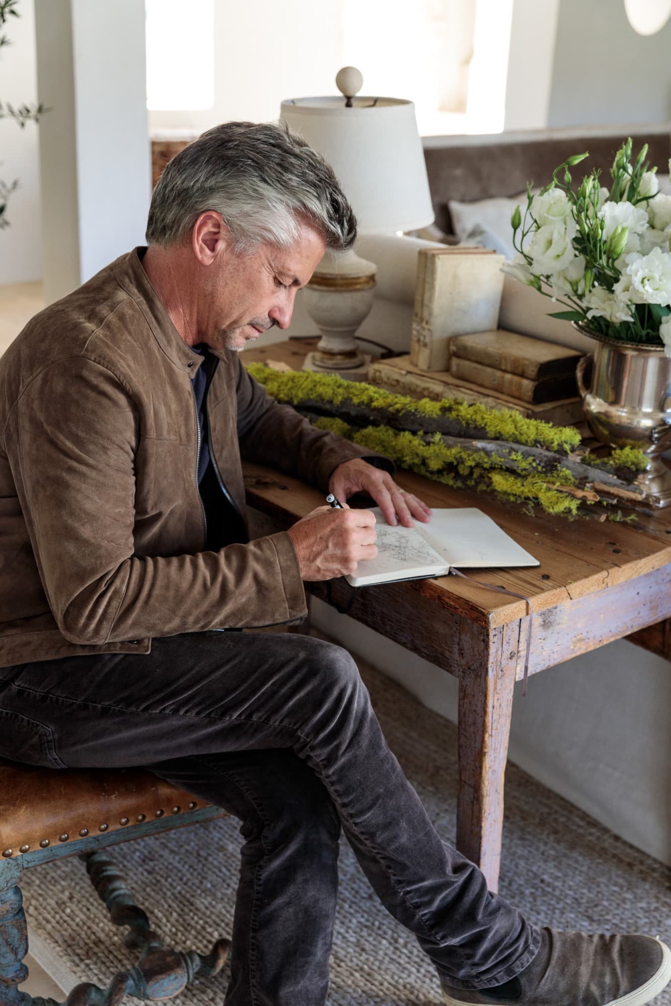 steve giannetti with sketchbook