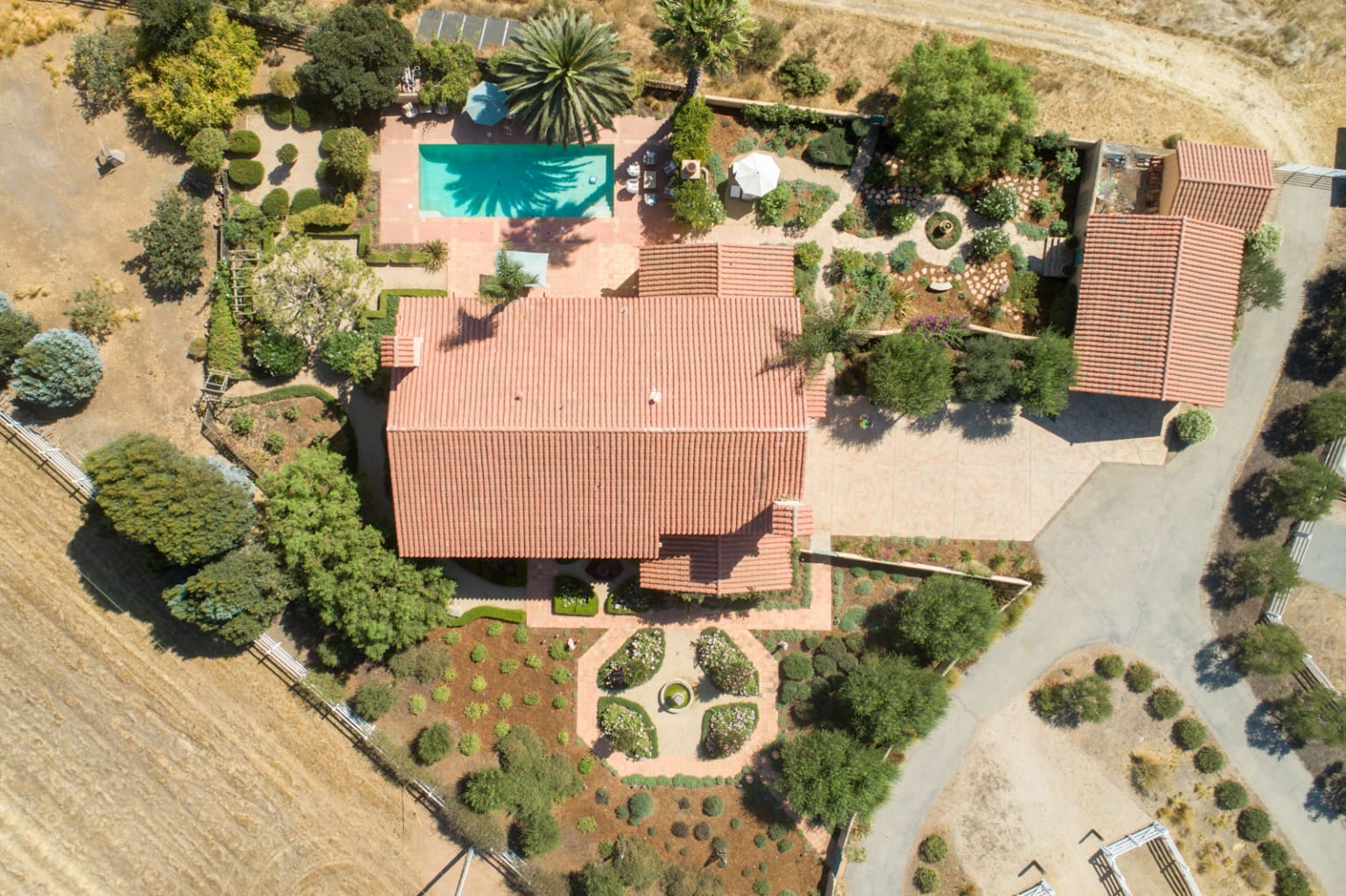 design blogger cindy hattersley's ranch is for sale