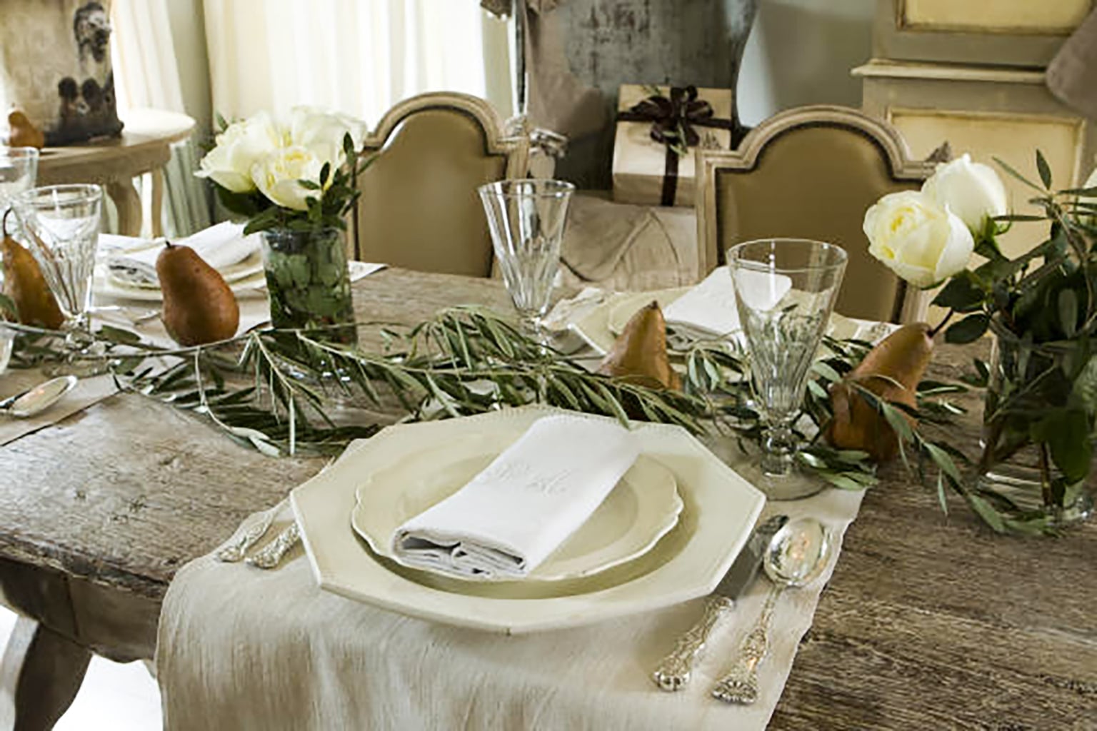 pam pierce christmas tablescape on cindy hattersley's blog