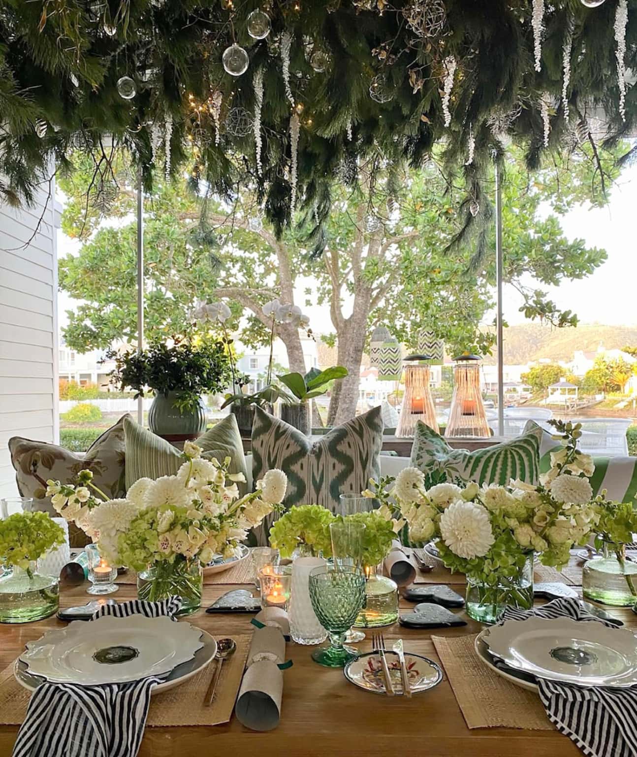 sue bond christmas tablescape