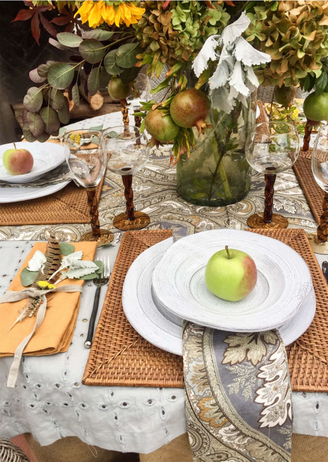 fall-tablescape-with-sunflowers-and-fruit-by-cindy-hattersley