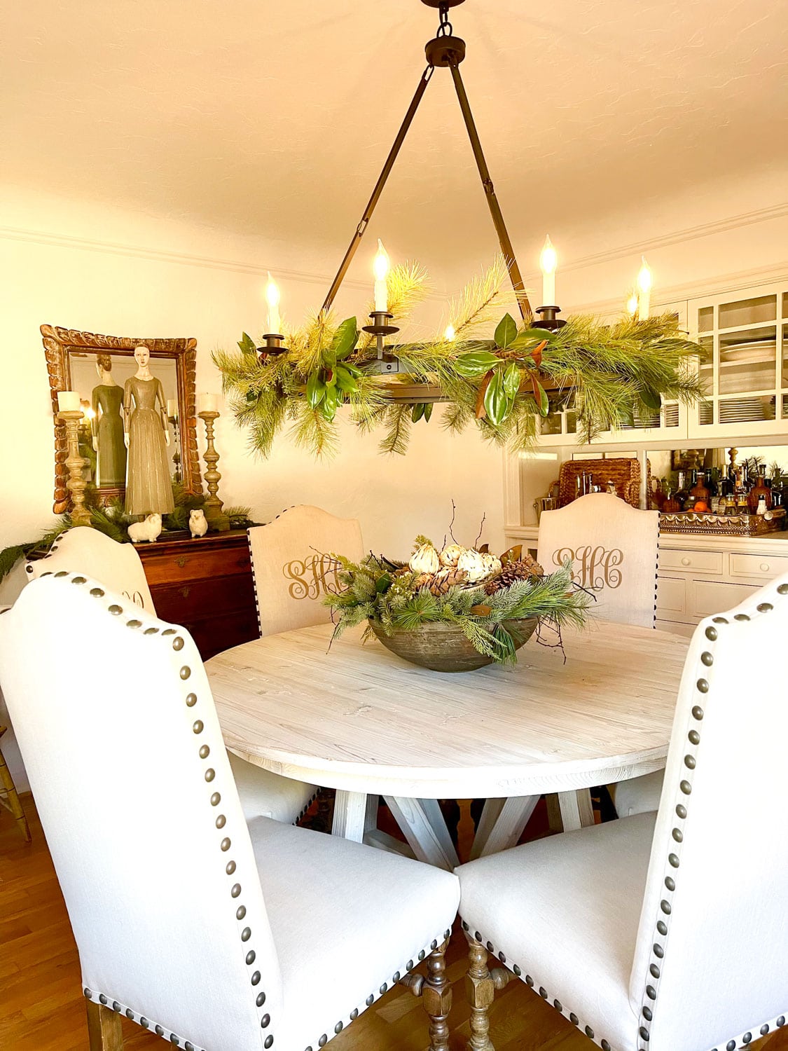 Cindy Hatterwsley's Dining Room at Christmas