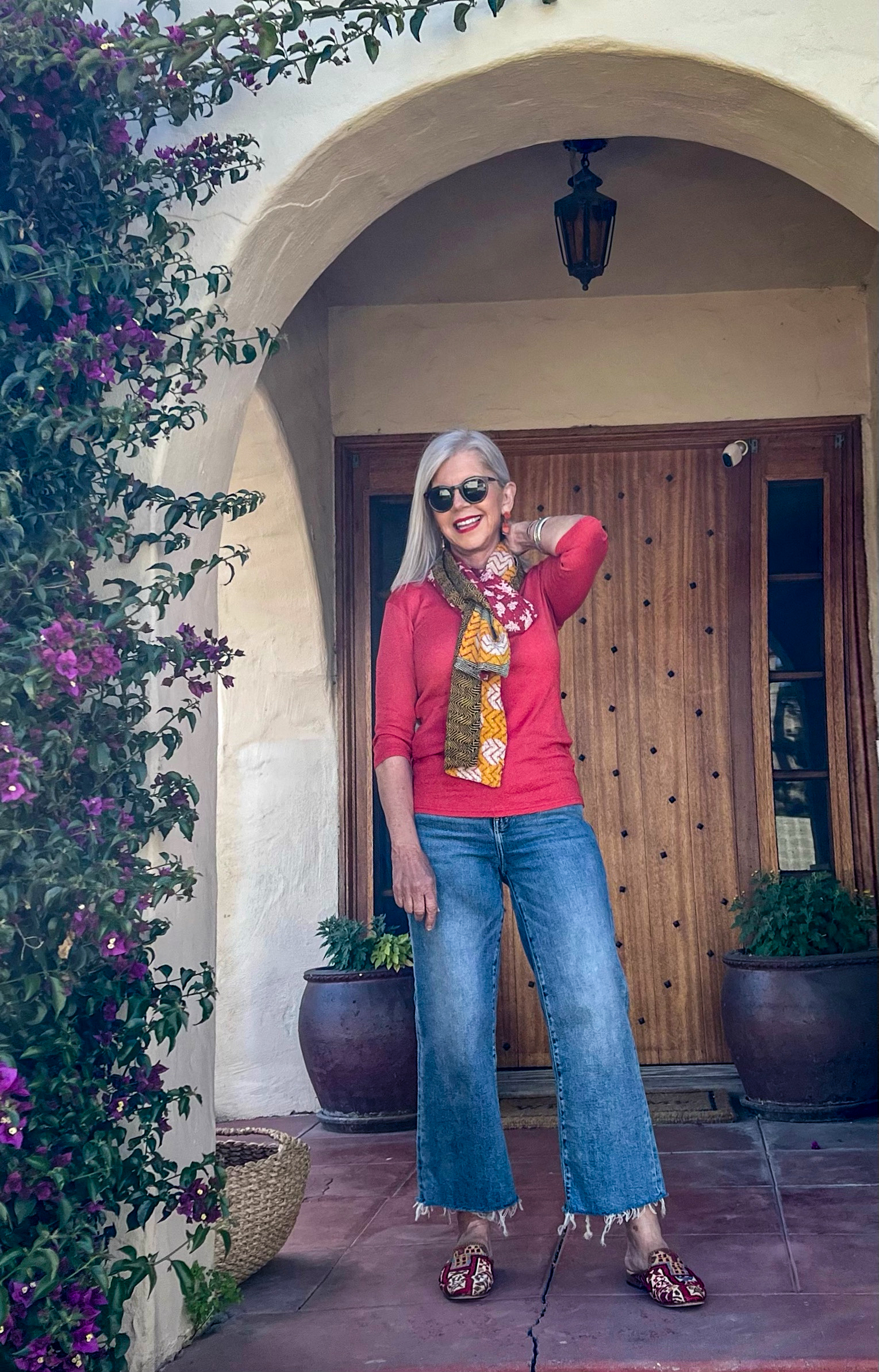 over 50 style blogger cindy hattersley in banana republic jeans and michael stars tee