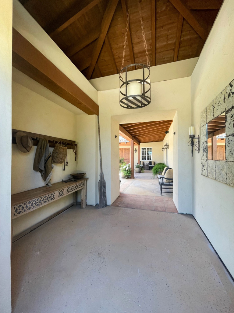 cindy hattersey's courtyard entry