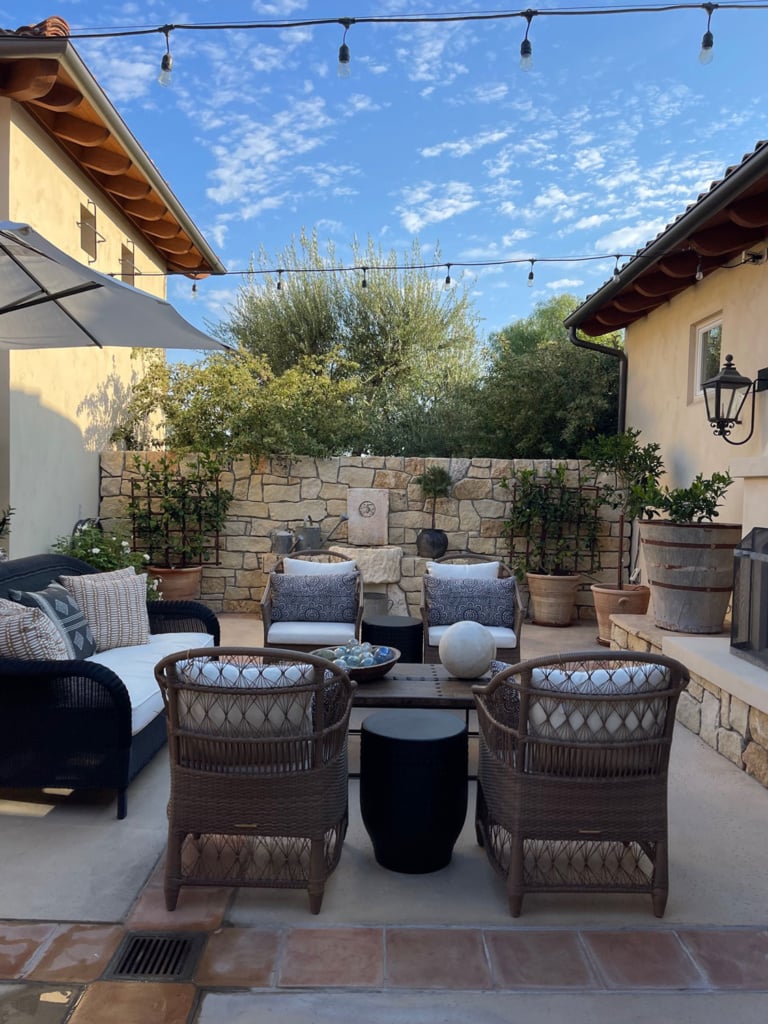 cindy hattersley courtyard seating arrangement