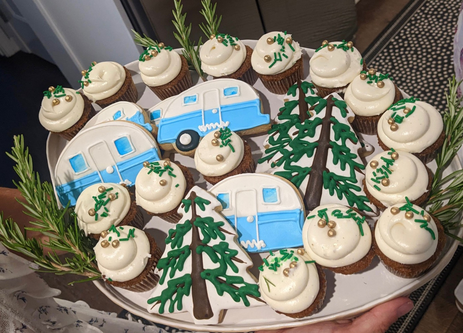 shower-airstream-cookies