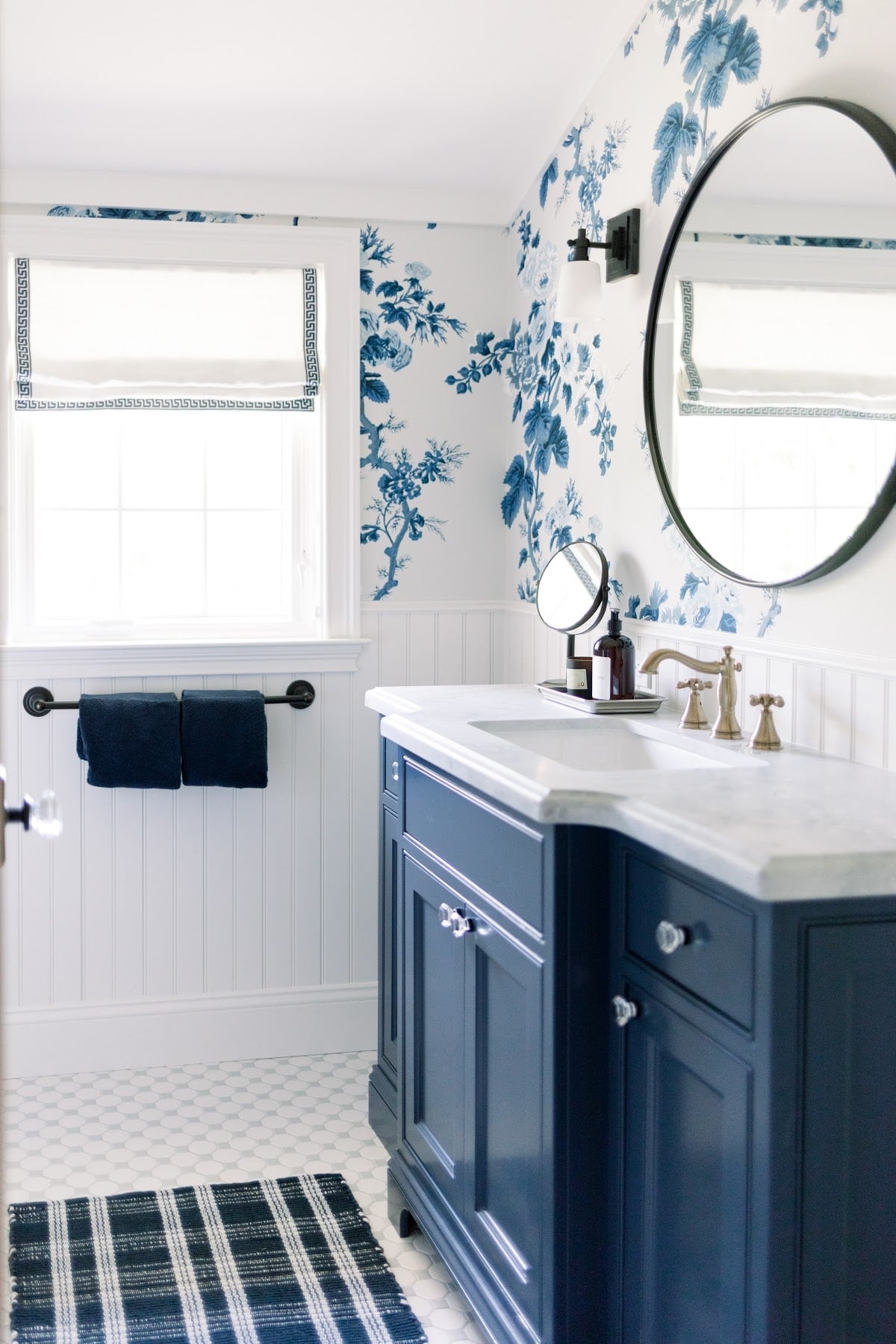 Guest Bath - Powder Room-hale navy benjamin moore paint color