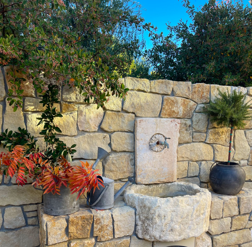 courtyard-fountain-fall-cindy hattersley