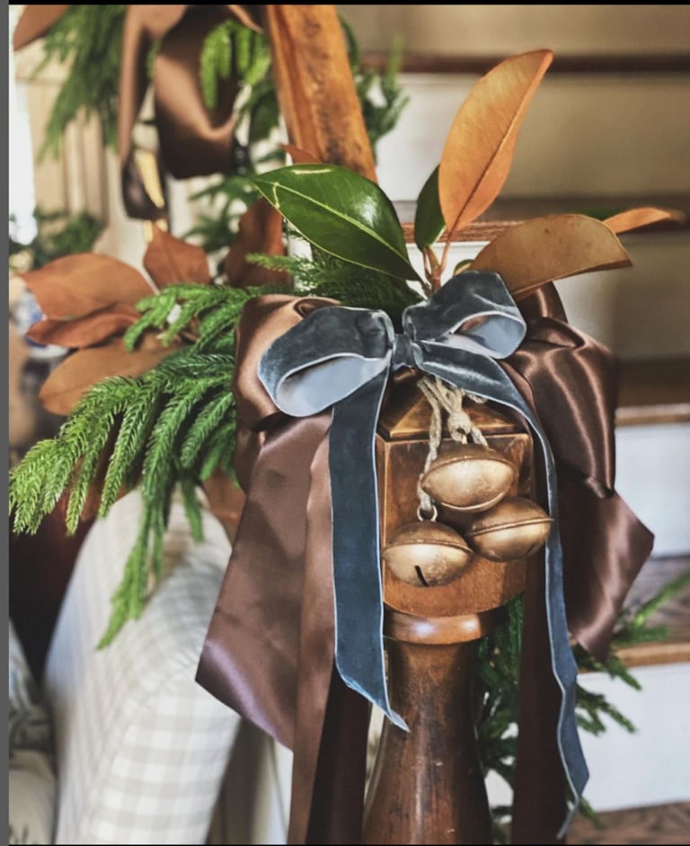 nine and sixteen christmas stairwell