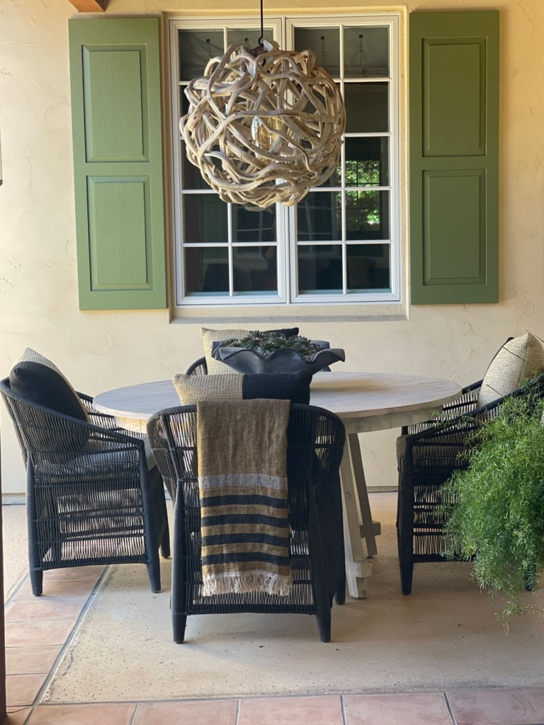 cindy hattersley's courtyard dining area