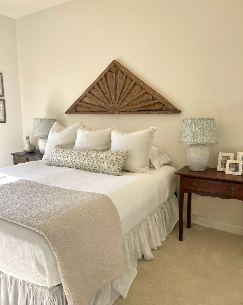 guest-bedroom-quince-linens thibaut pillow