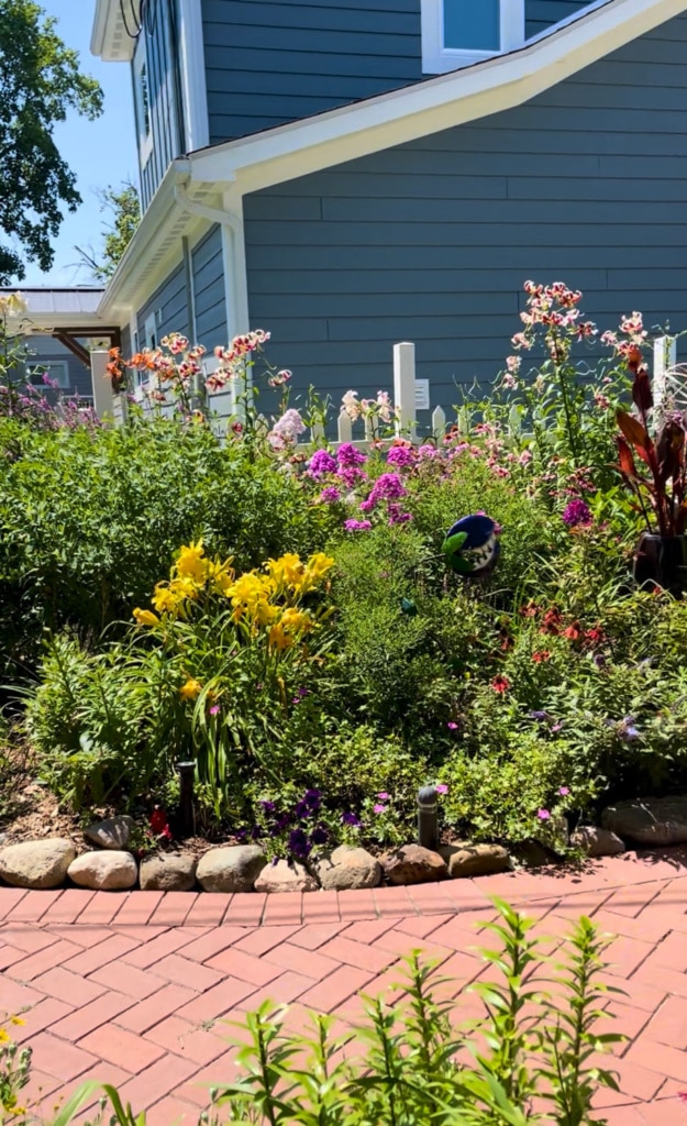 A Cutting Garden in the Midwest | How to Maximize Space and Bring Life to a Small Garden
