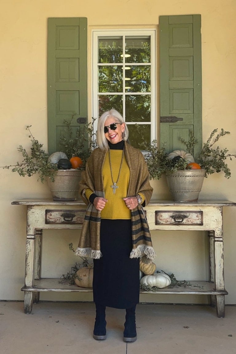 Cindy-Hattersley-in-Quince,-Eileen-Fisher,-and-Libeco-Linen-Wrap