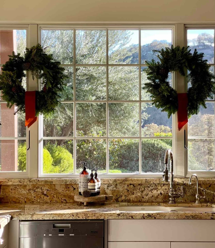 kitchen sink with simple green wreaths
