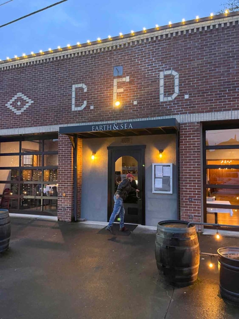 earth and sea restaurant cioppino