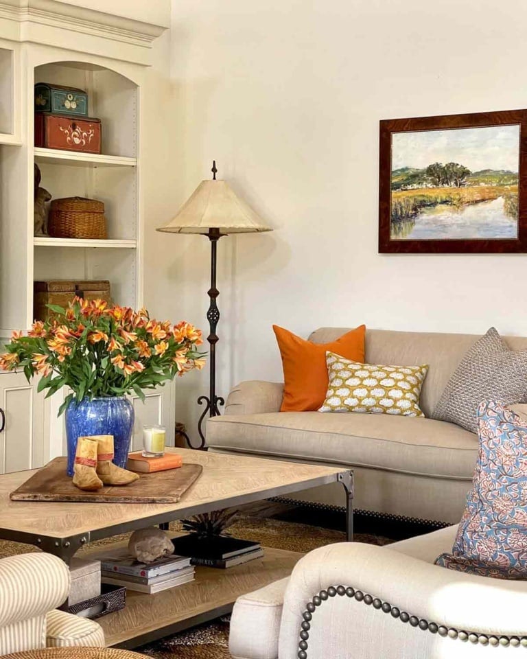 8 No Fail Tips to Creatively Mix and Match Throw Pillows for a Collected Look