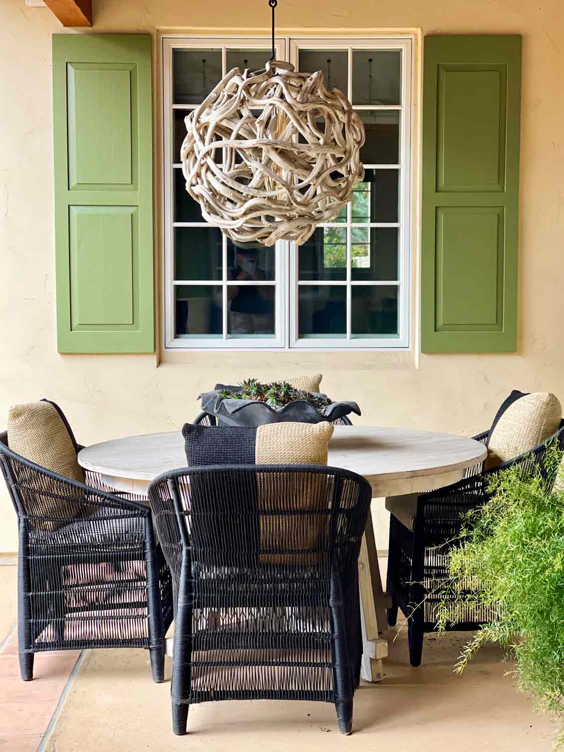 courtyard dining table | Natural Front Door Decor Ideas