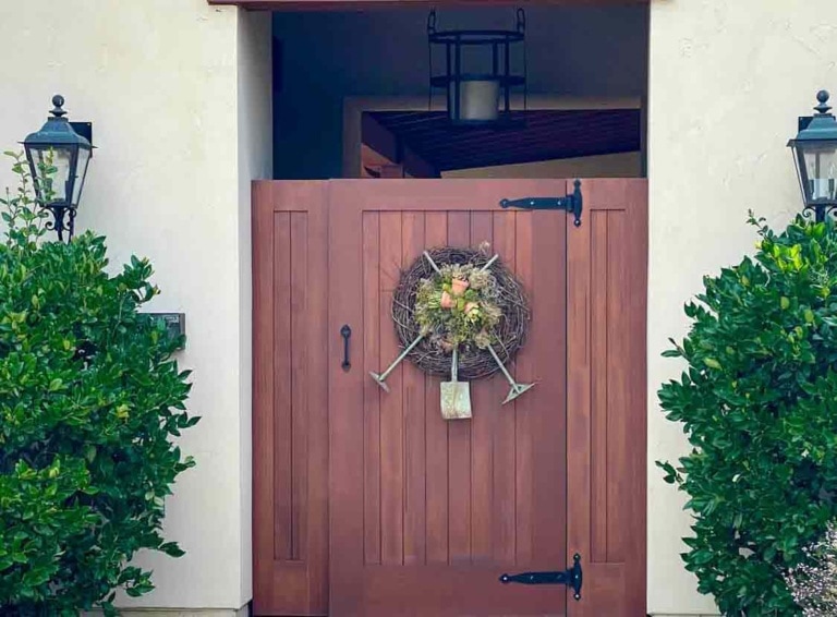 Natural Front Door Decor Ideas