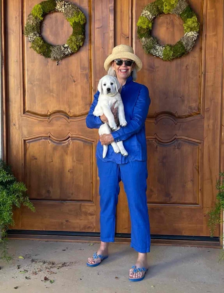 J Jill Blue Linen Outfit on Cindy Hattersley with her lab puppy