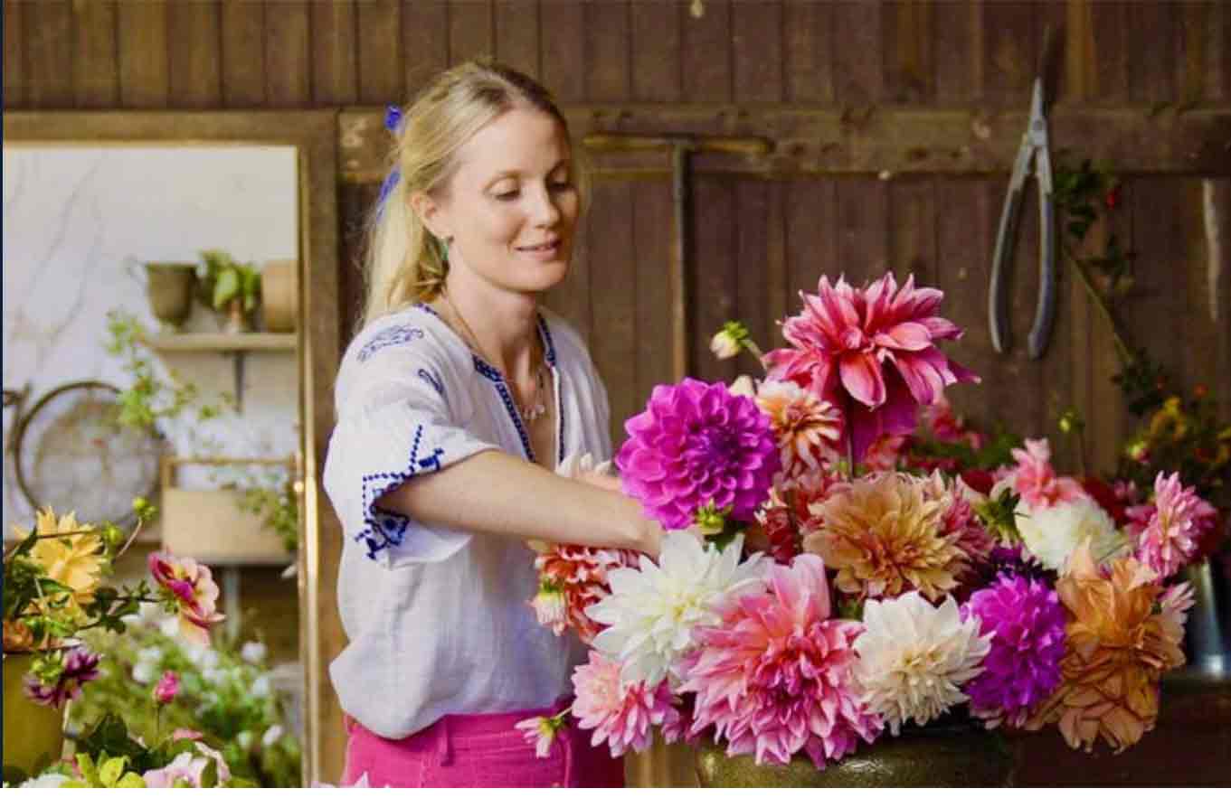 Make Mom Feel Special this Mother's Day by signing her up an online course with rita konig and will crossley