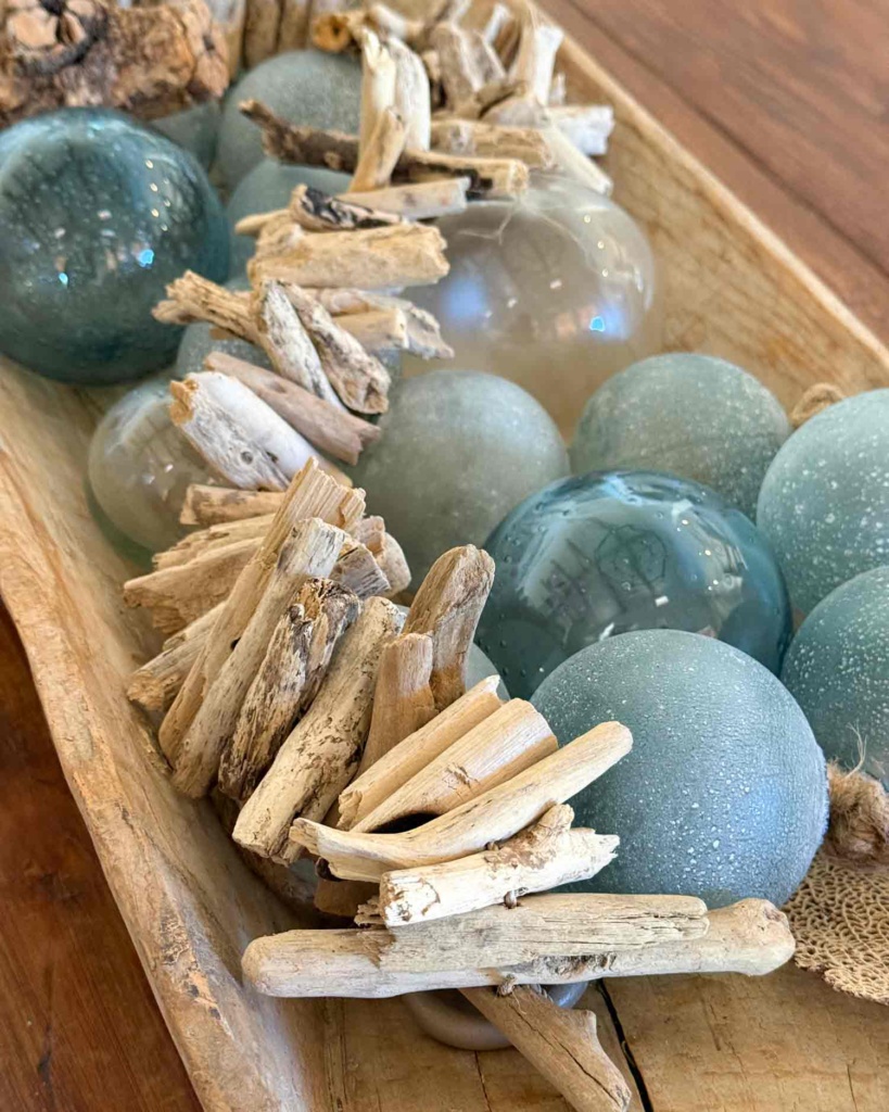 dining table decor-12 Easy Spring Living Room Decor Ideas to Freshen Up Your Home