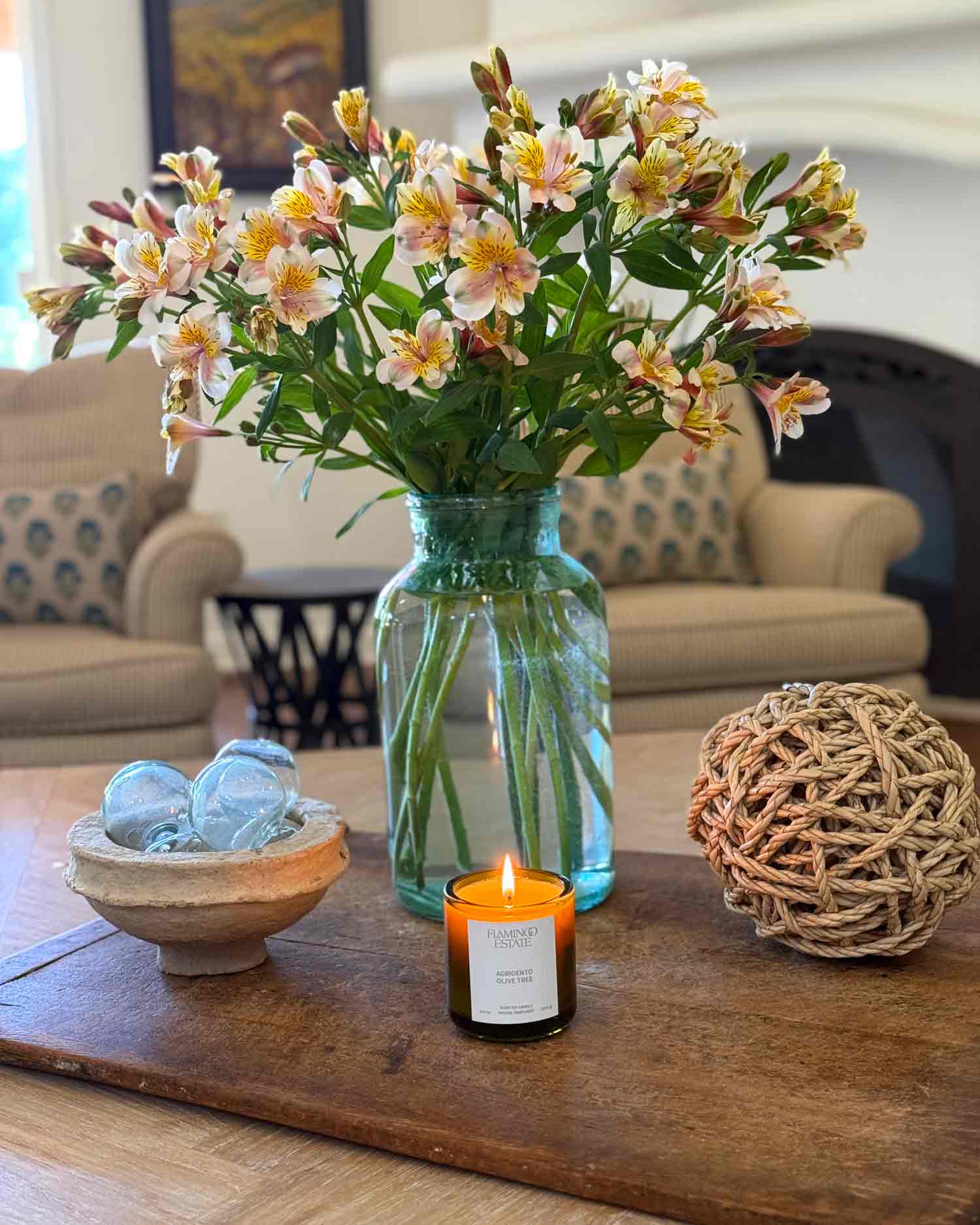 spring coffee table decor