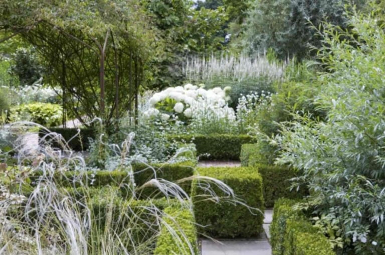 white garden at sissinghurst