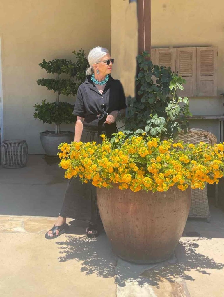 Old navy Crinkle Gauze Skirt and Top in Black with Turquoise Jewelry