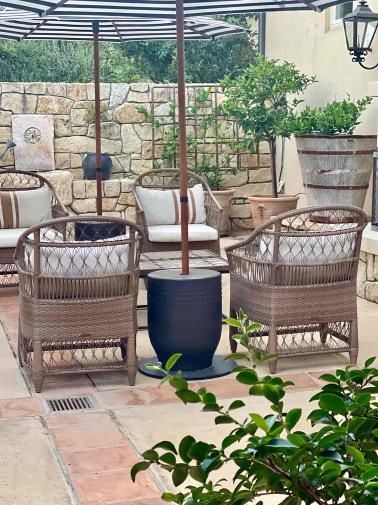 courtyard seating area