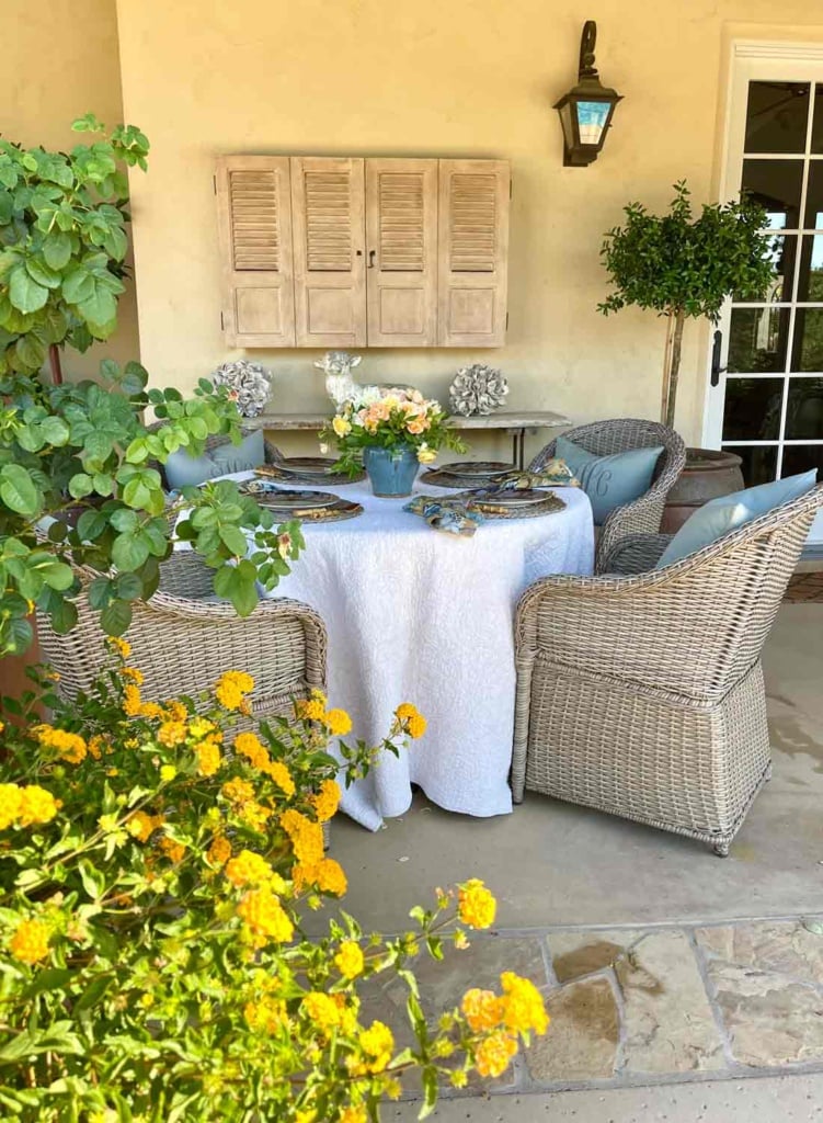 outdoor dining area-cindy hattersley design