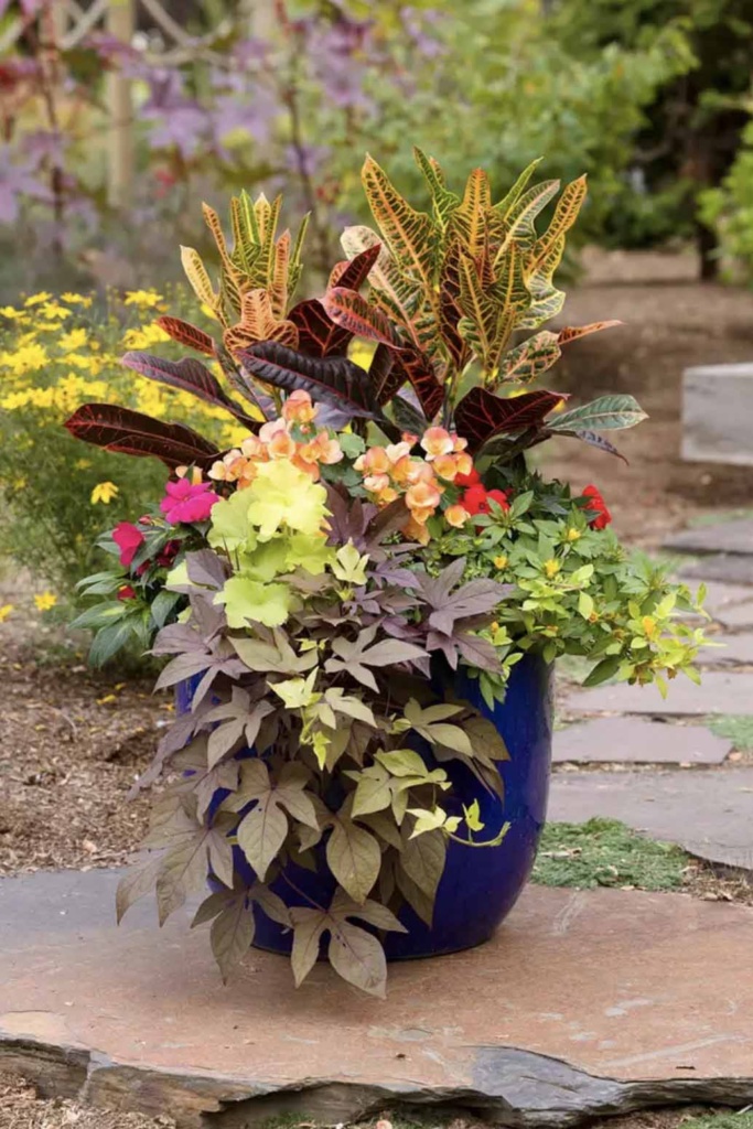 BETTER HOMES AND GARDENS PLANTER