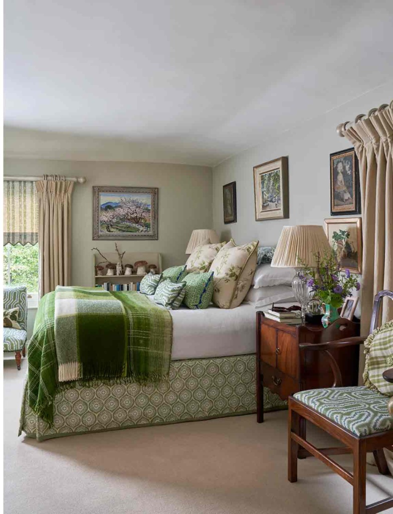 Butter Wakefield's bedroom photo by Simon Brown for House and Garden