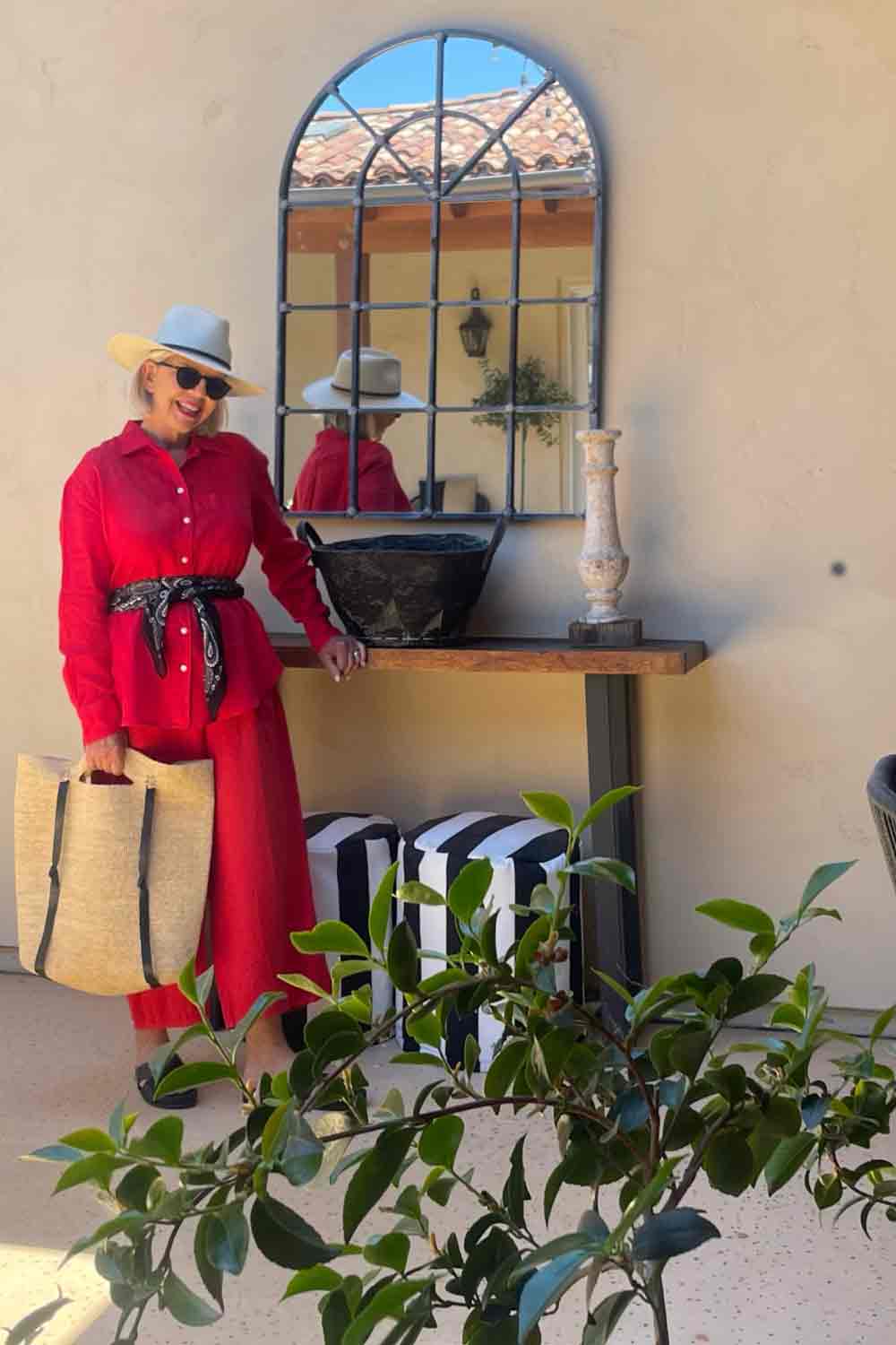 Gap red linen separates