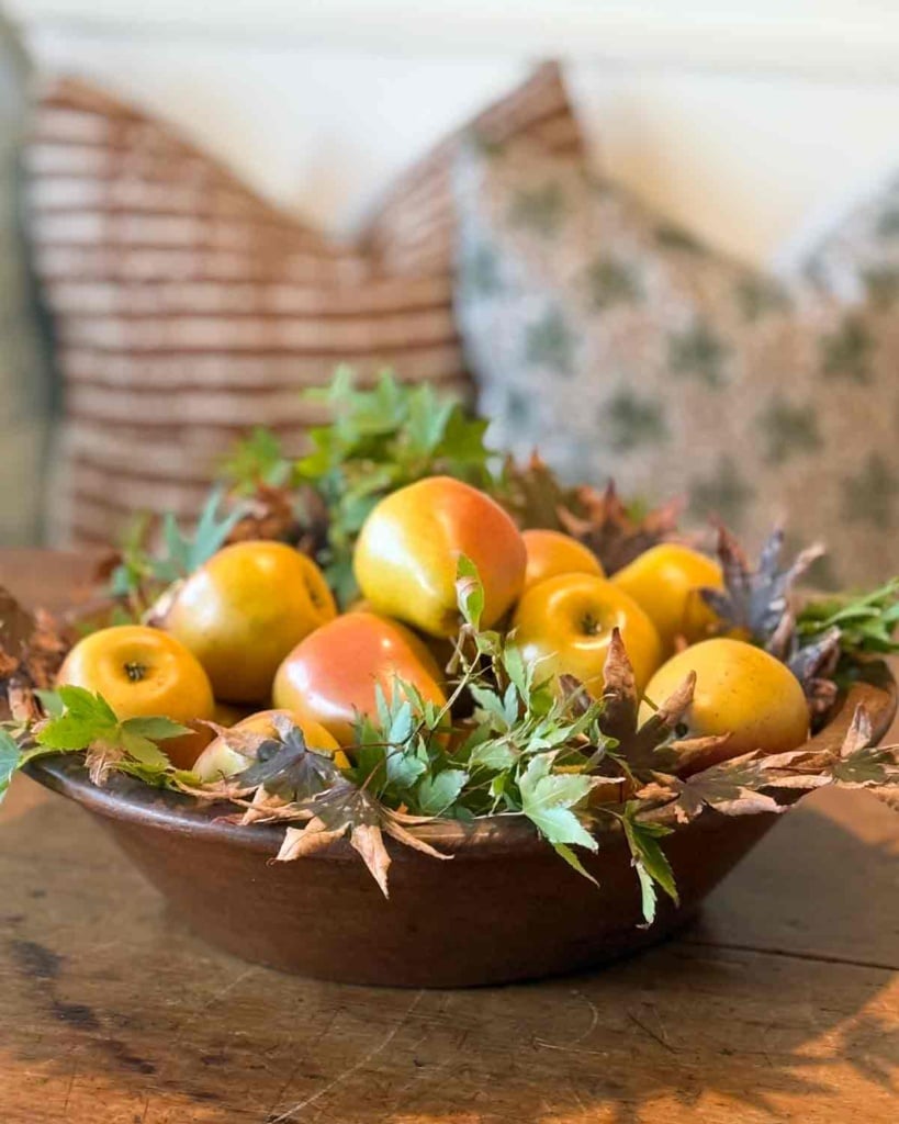 fall decor utilizing fall leaves-cindy hattersley