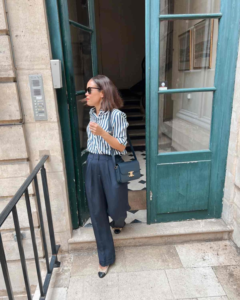 Noelani exiting store Paris