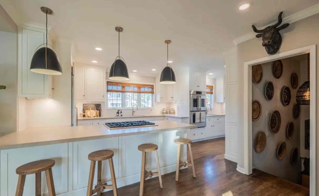 colonial revival modern kitchen
