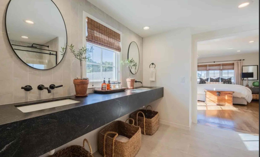 colonial revival master bath