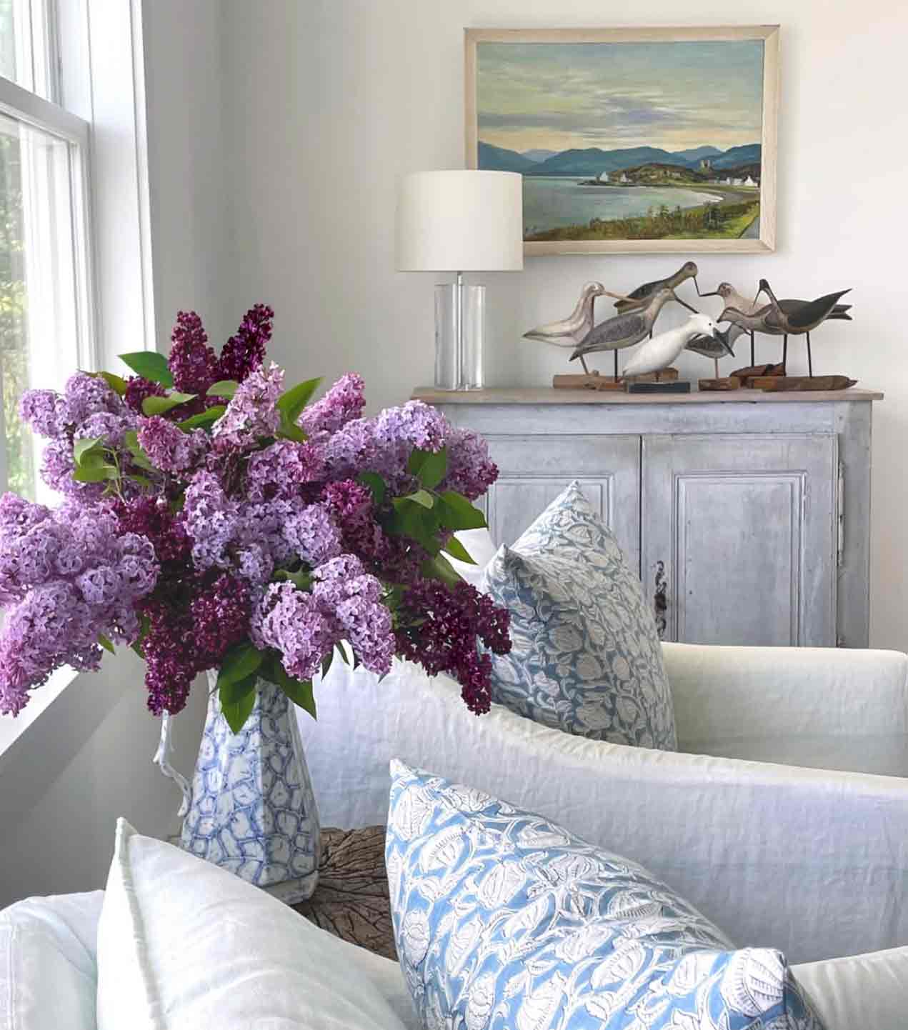 Loi Thai's lilac bouquet on Instagram