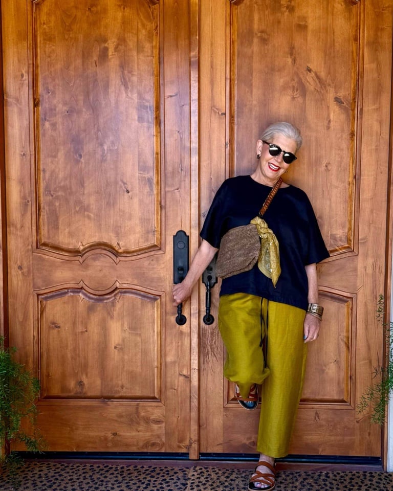 Zara Outfit olive pants & black linen top