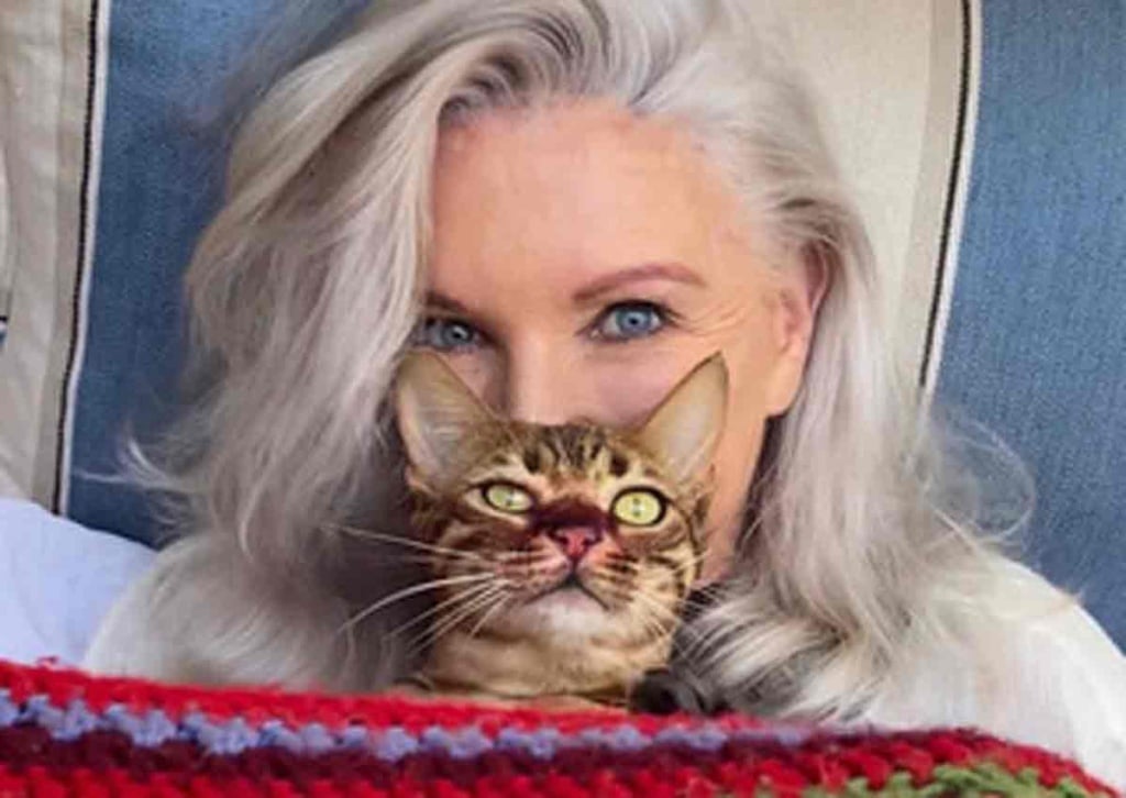 Rosheen and her cat