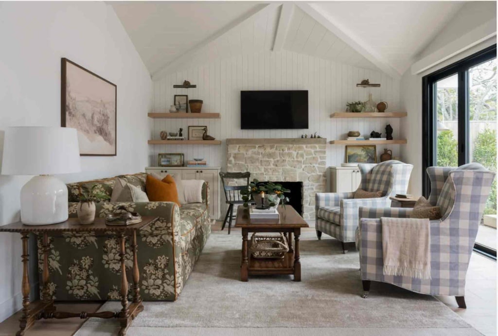 Cardiff Cottage living space