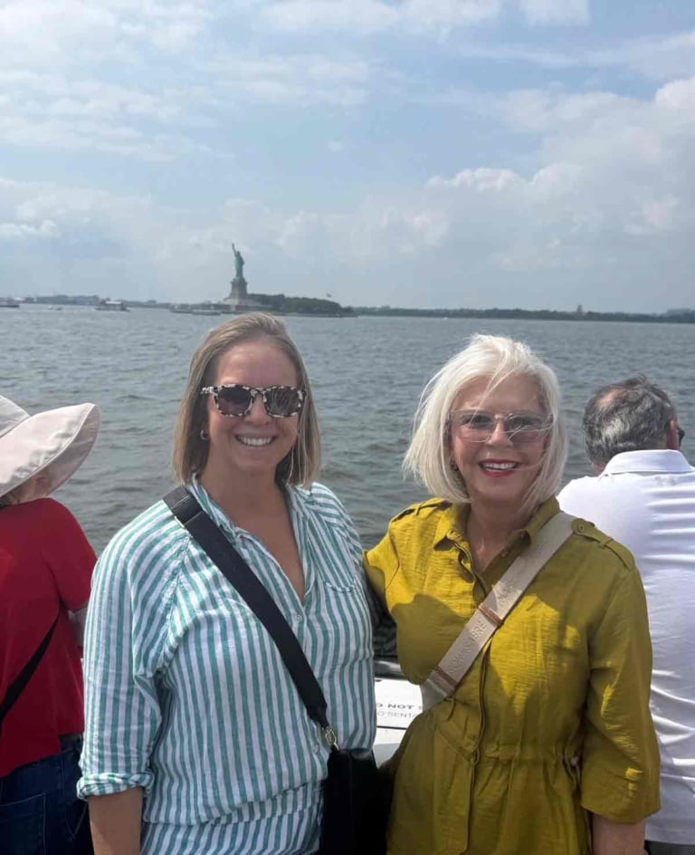 cindy hattersley and daughter Jenna in front of Statue of Liberty